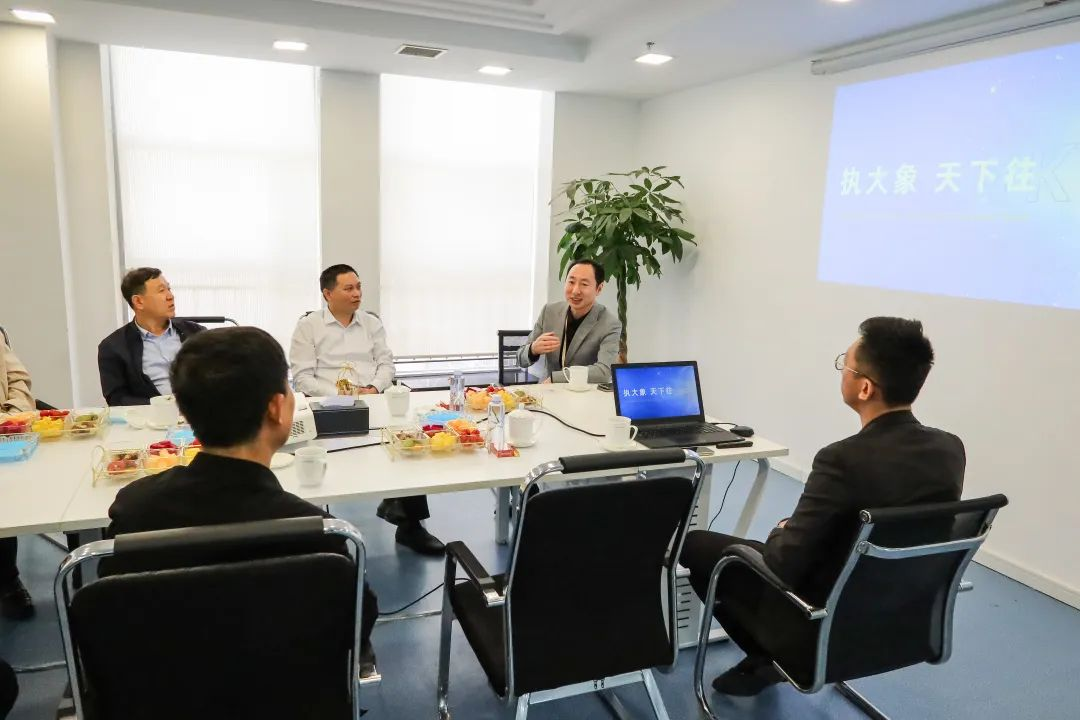 【執(zhí)象動態(tài)】省市政協(xié)領(lǐng)導蒞臨執(zhí)象科技參觀視察！